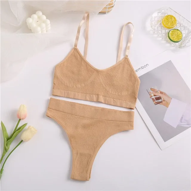 Trendy casual Wireless Crop Bra and Low Rise Panty Set