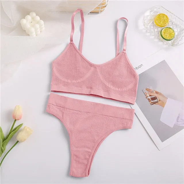 Trendy casual Wireless Crop Bra and Low Rise Panty Set